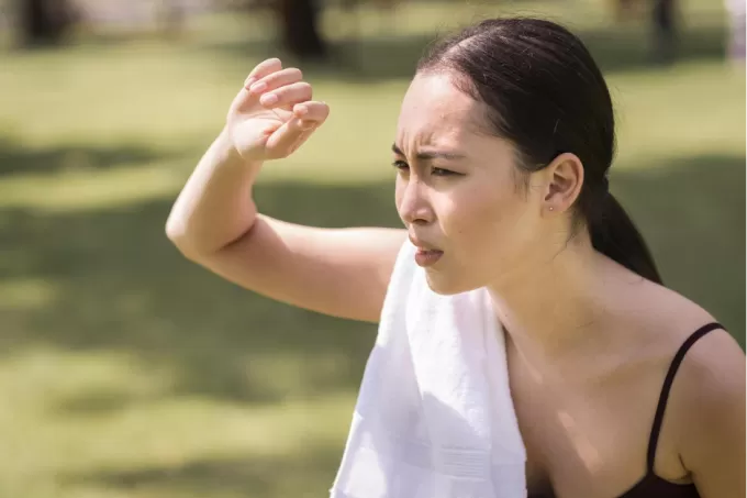 Những bệnh về mắt thường gặp vào mùa hè