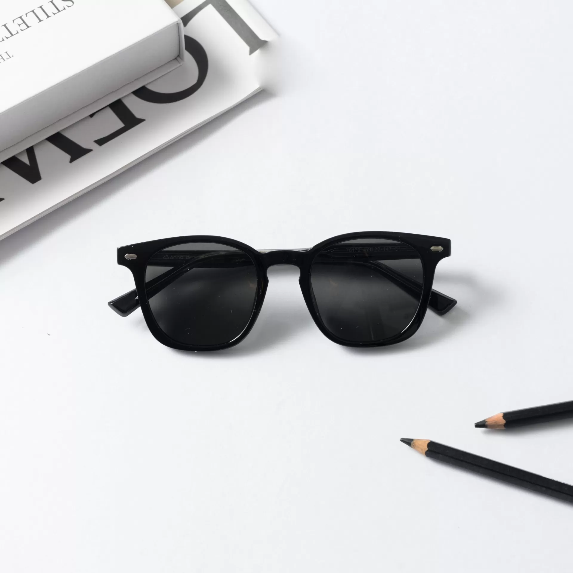 KÍNH RÂM CỐT KIM LOẠI 76172