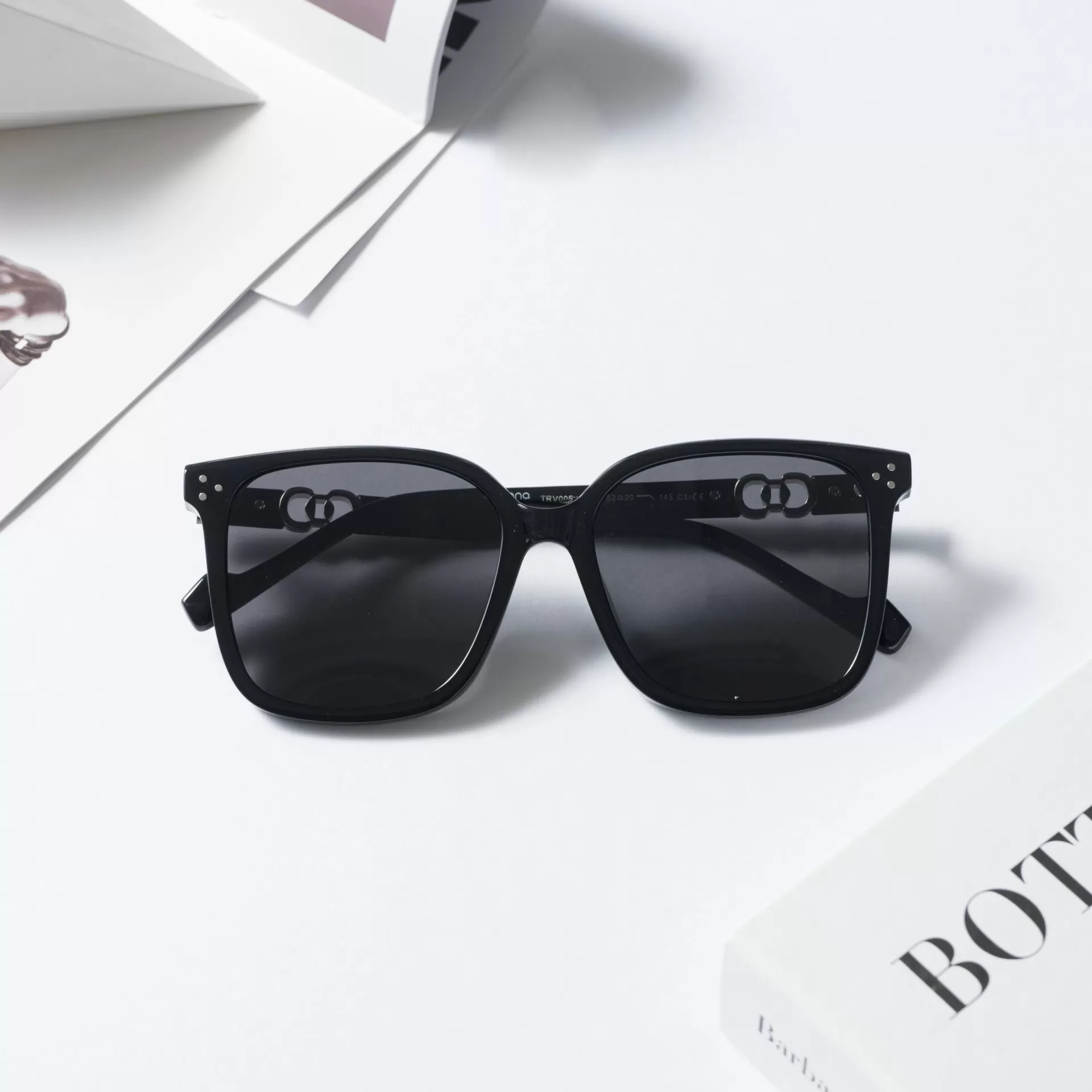 KÍNH RÂM PHÂN CỰC V005